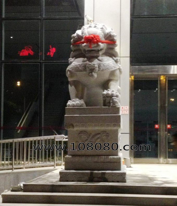 黃石石獅子
